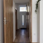 Kellemes hangulatú folyósó a Merengő Pszichológiai Terápiás Rendelőben