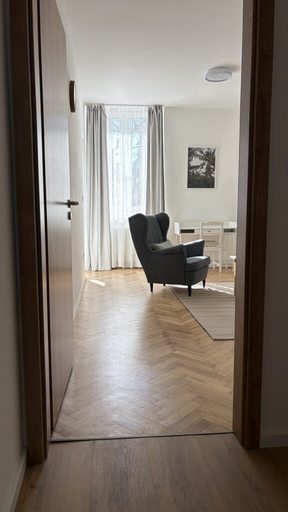 Kellemes hangulatú terápiás szoba a Merengő Pszichológiai Terápiás Rendelőben